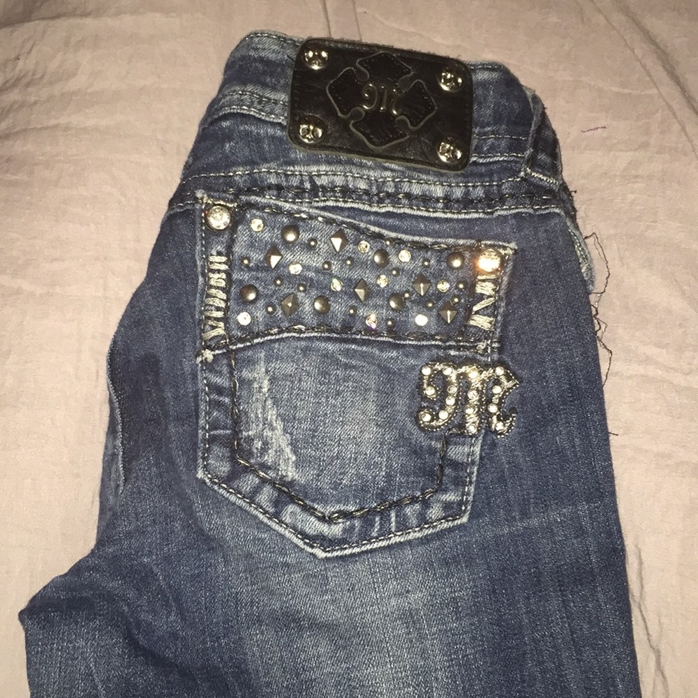 Miss Me Jeans size 27 fits more like a 26